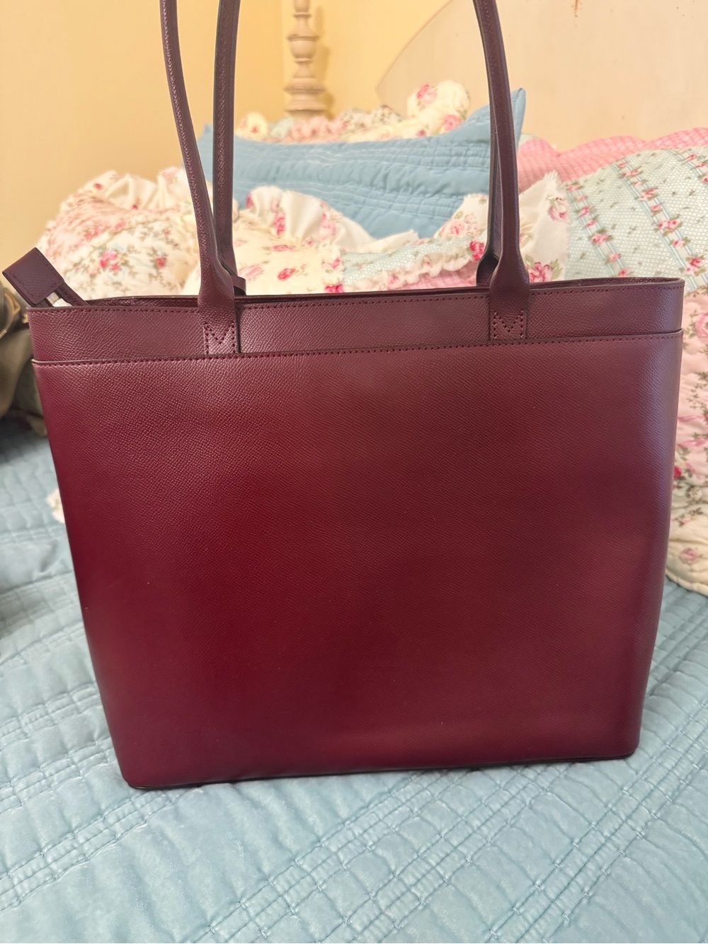 Michael Kors Wine Saffiano Leather Tote with Gold MK Logo - Picture 2 of 3